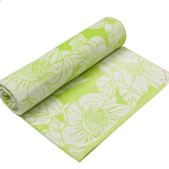 Acacia swimwear x slowtide collab beach towel in neon magnolia print - Picture 2 of 6